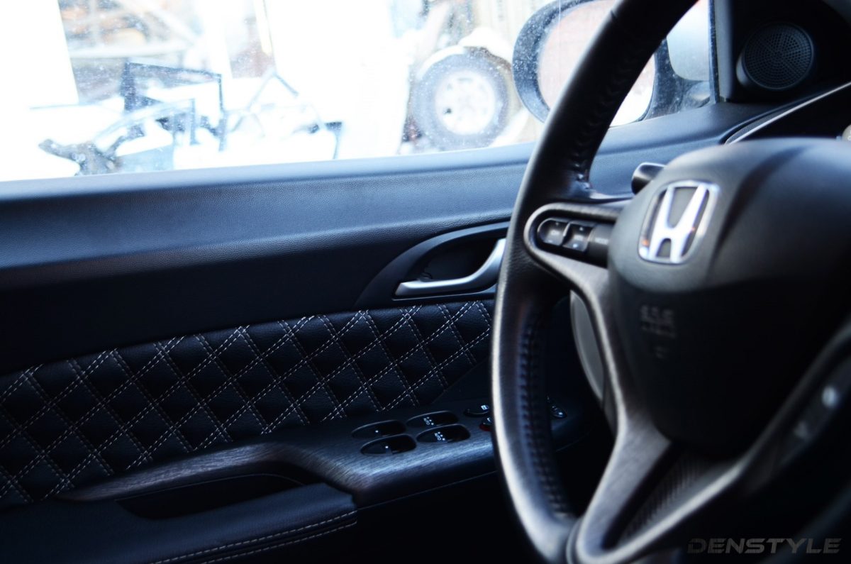 Honda Civic - аквапринт пластика под шлифованный алюминий, перетяжка карт и ручки кпп.